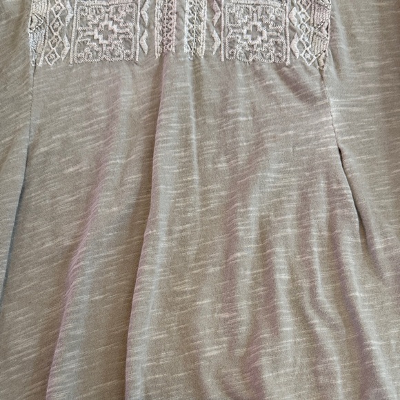 Lucky Brand Women's Embroidered Light Gray Boho Peasant Style Blouse - Picture 13 of 16